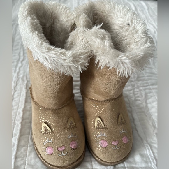 Tan Fuzzy Boots - Picture 1 of 4